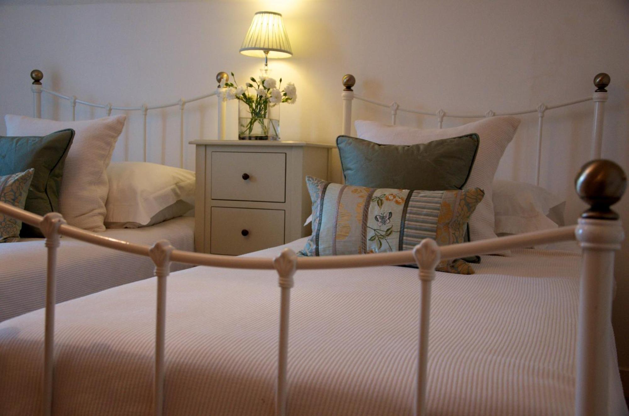 Onefifty Bed and Breakfast Cowes  Eksteriør billede